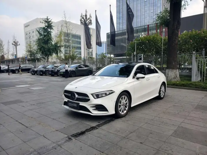 Mercedes-Benz A-class 2022 Model A 200 L Sports sedan Fashion Edition – фото 1