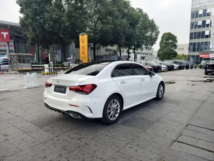 Mercedes-Benz A-class 2022 Model A 200 L Sports sedan Fashion Edition – фото 6