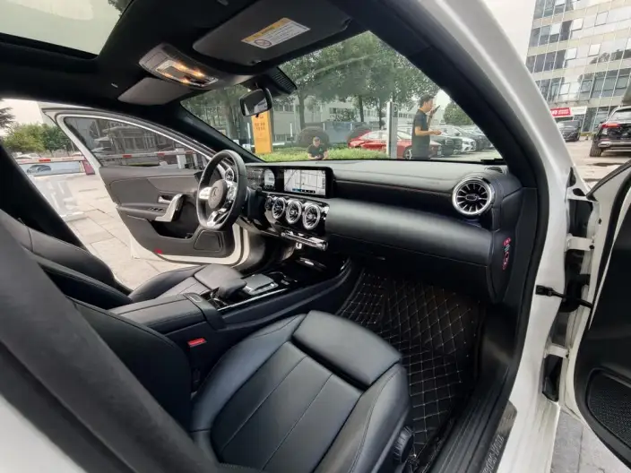 Mercedes-Benz A-class 2022 Model A 200 L Sports sedan Fashion Edition – фото 10