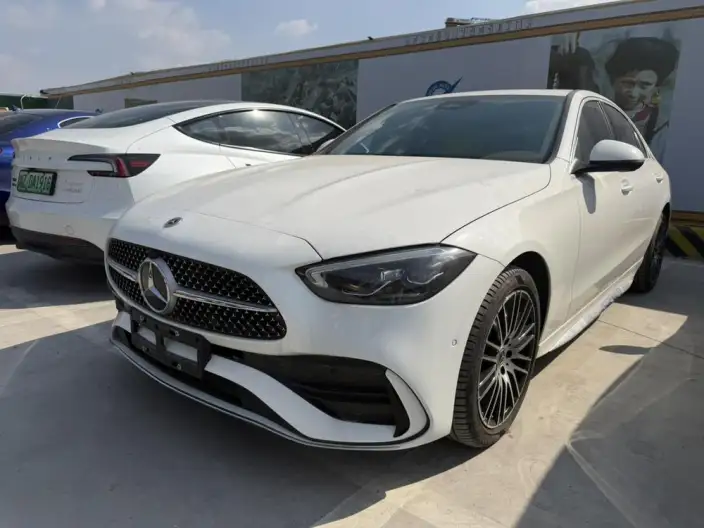 Mercedes-Benz C-Class 2023 Model C 200 L Sports Edition – фото 1