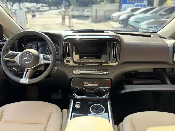 Viano 2024 Model 2.0T Business Edition 7 seat – фото 5