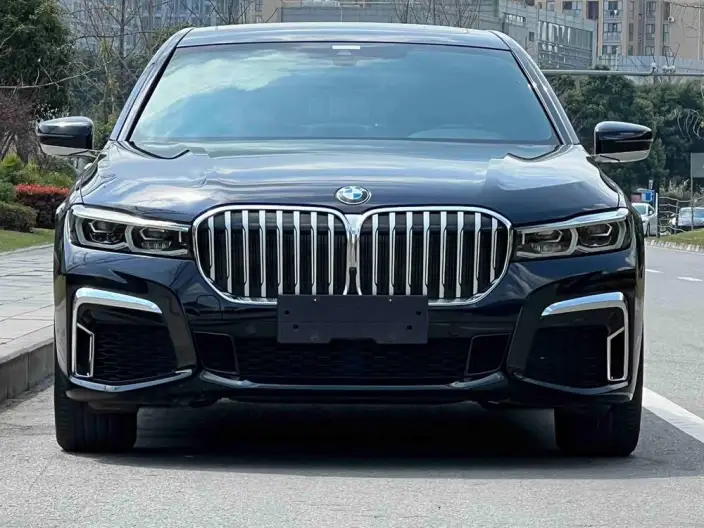 BMW 7 Series 2021 Model 730Li M Sports Set – фото 2