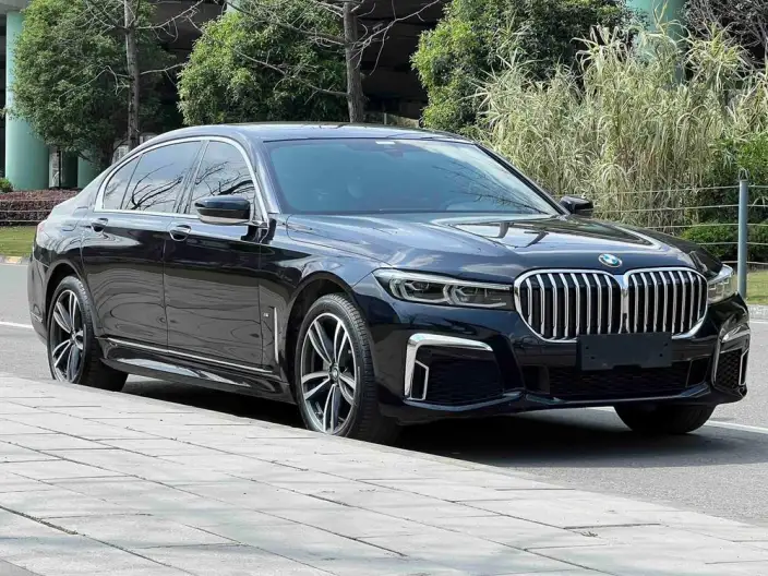 BMW 7 Series 2021 Model 730Li M Sports Set – фото 3