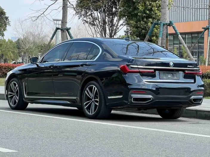 BMW 7 Series 2021 Model 730Li M Sports Set – фото 4