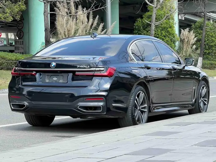 BMW 7 Series 2021 Model 730Li M Sports Set – фото 6