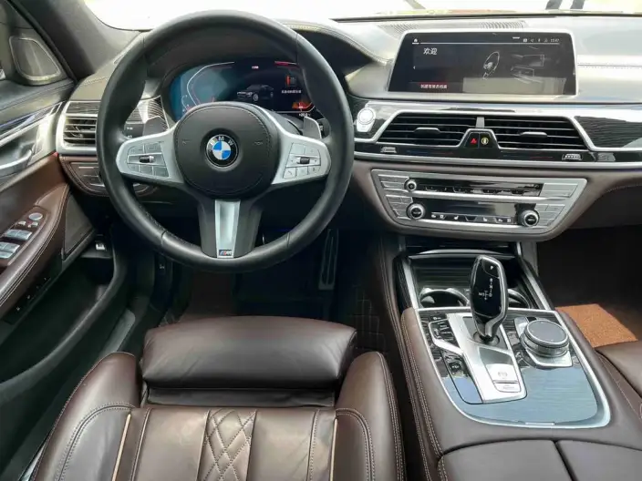 BMW 7 Series 2021 Model 730Li M Sports Set – фото 8