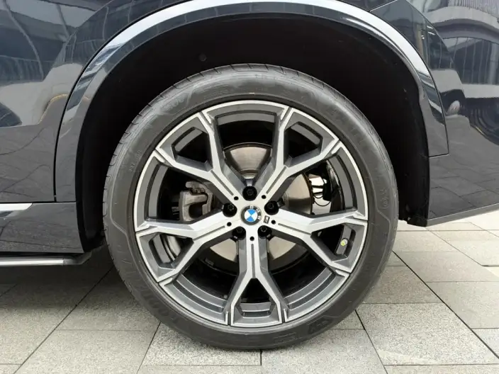 BMW X5 2023 Model xDrive30Li Exclusive Model M Sports Set – фото 7