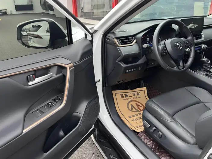 Toyota Wildlander 2024 Model 2.0L 4WD Luxury PLUS Edition – фото 9
