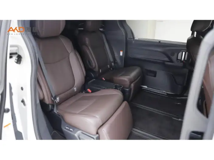 Granvia 2022 Model 2.5L Hybrid Ultimate Edition – фото 9