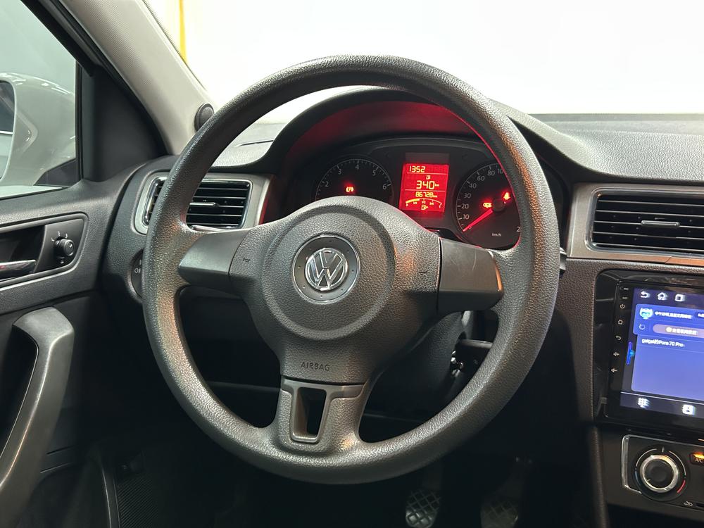 Volkswagen Santana 2015 модификация 1.4L Manual Com f ort Edition – фото 16