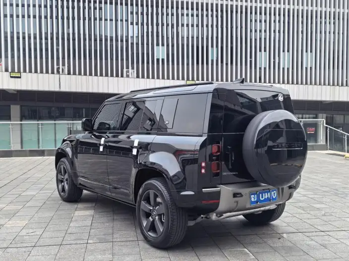 Land Rover Defender 2024 Model 110 3.0T P400 X-Dynamic HSE