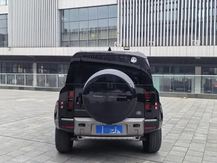 Land Rover Defender 2024 Model 110 3.0T P400 X-Dynamic HSE – фото 5