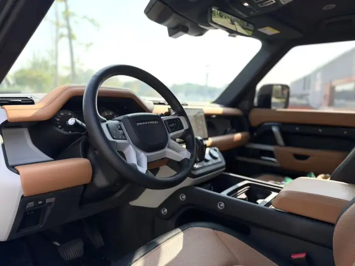 Land Rover Defender 2024 Model 110 3.0T P400 X-Dynamic HSE – фото 8
