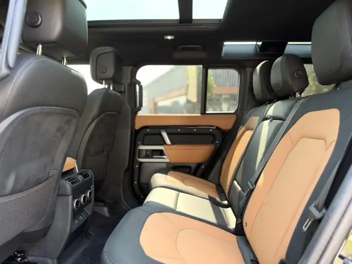 Land Rover Defender 2024 Model 110 3.0T P400 X-Dynamic HSE – фото 9