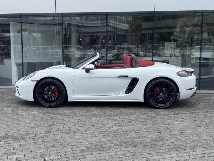 Porsche 718 2023 Model Boxster 2.0T