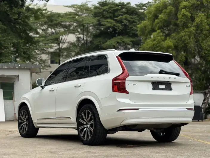 Volvo XC90 2023 Model B6 Smart Elegance Deluxe Edition 7 seat