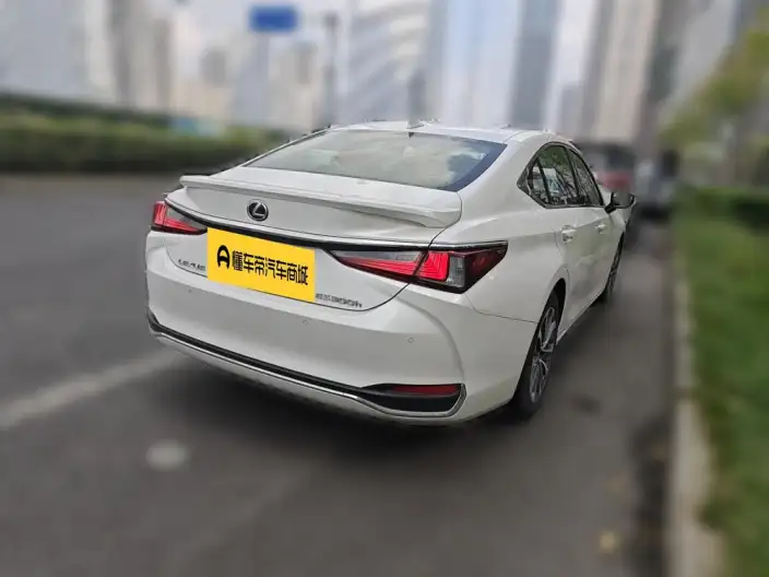 Lexus ES 2021 Model 300h Superior Edition