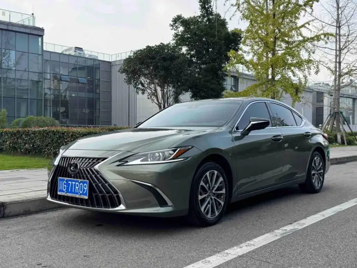 Lexus ES 2024 Model 200 Premium