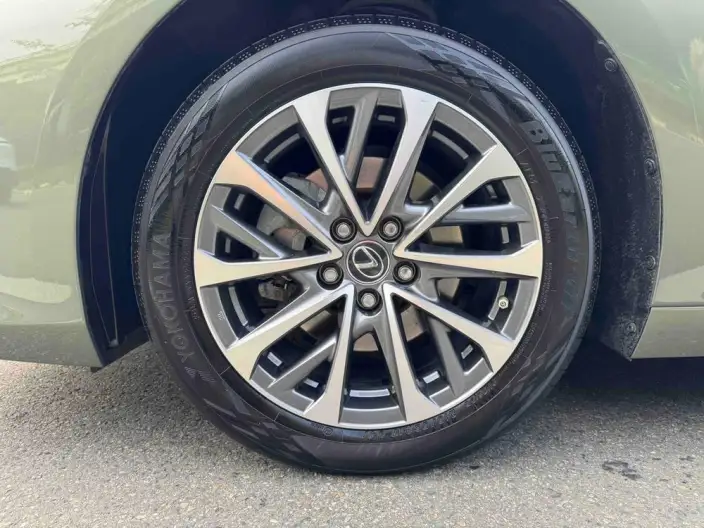 Lexus ES 2024 Model 200 Premium – фото 8