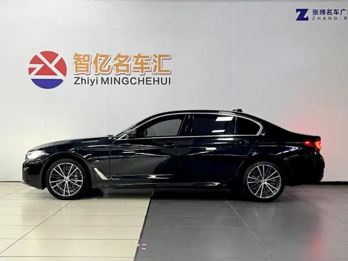 BMW 5 Series 2023 Model 530Li Leading Model M Sports Set – фото 4