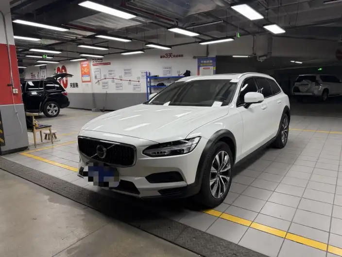 Volvo V90 2024 Model Cross Country B5 AWD Zhiyuan Edition