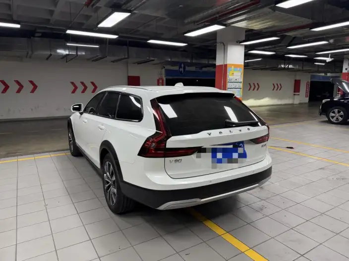 Volvo V90 2024 Model Cross Country B5 AWD Zhiyuan Edition