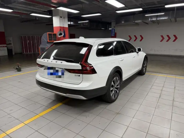 Volvo V90 2024 Model Cross Country B5 AWD Zhiyuan Edition