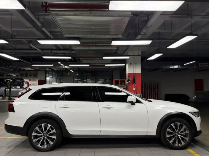 Volvo V90 2024 Model Cross Country B5 AWD Zhiyuan Edition – фото 5