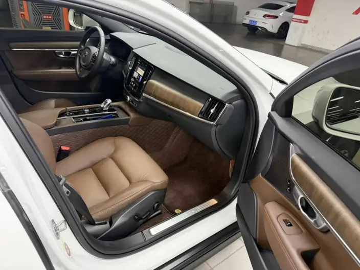 Volvo V90 2024 Model Cross Country B5 AWD Zhiyuan Edition – фото 7