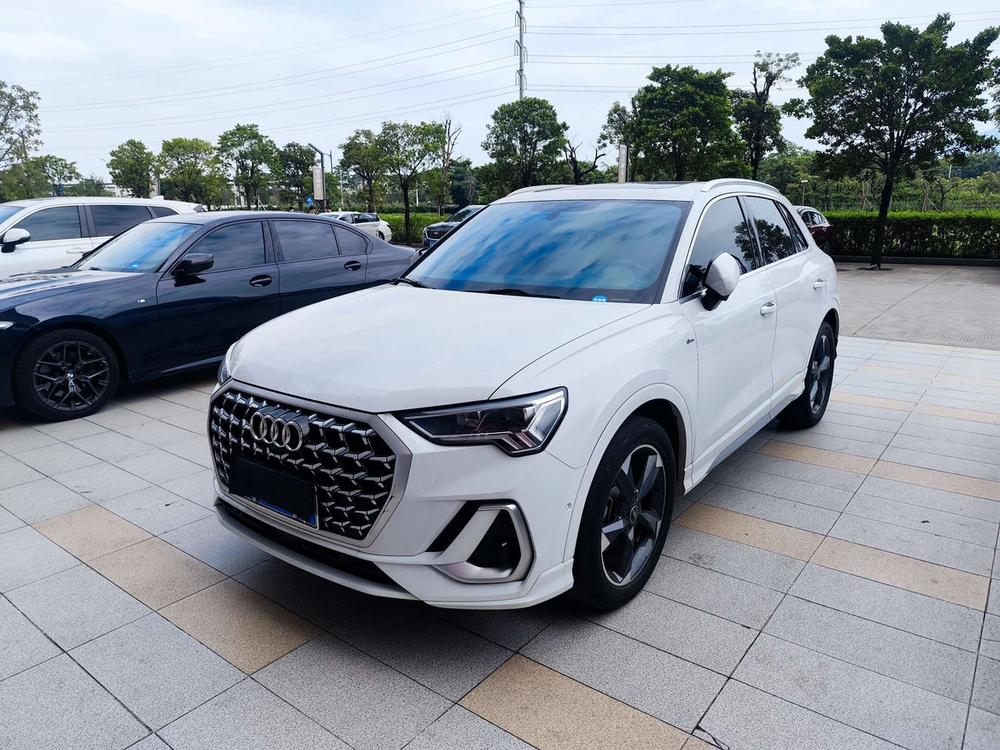 AUDI Q3 2024 35 TFSI Stylish Dynamic