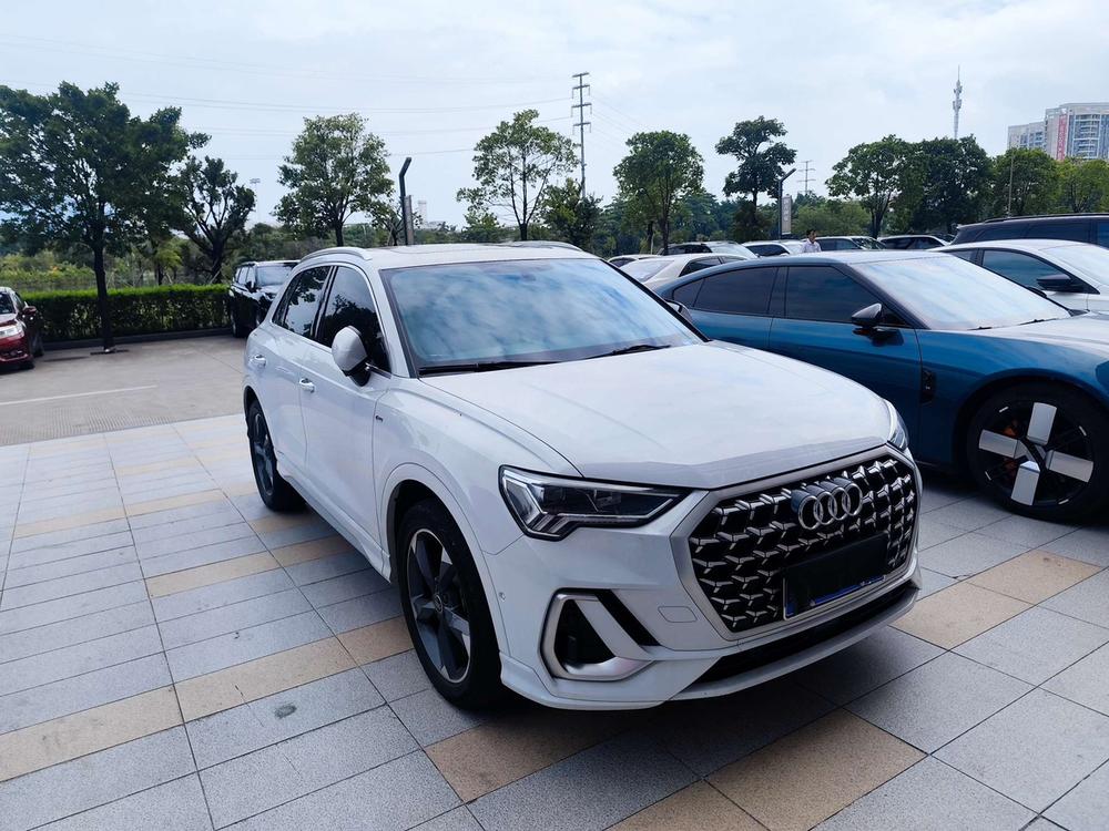AUDI Q3 2024 35 TFSI Stylish Dynamic