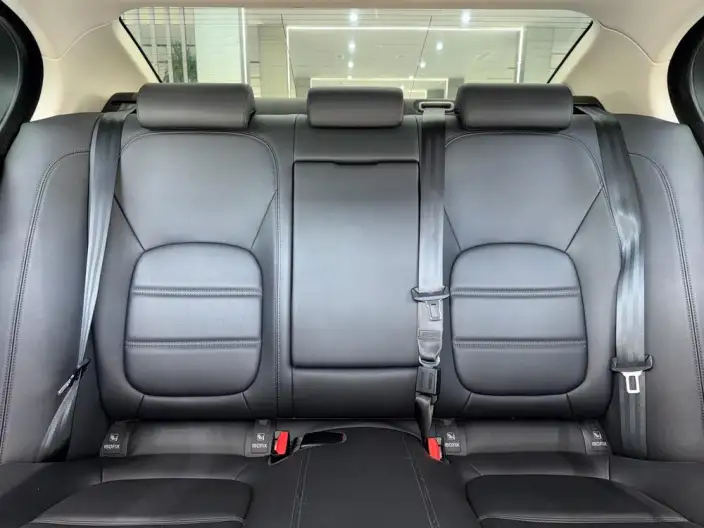 Jaguar XE L 2022 Model 2.0T 250PS R-DYNAMIC S Enterprising Sports Edition – фото 10