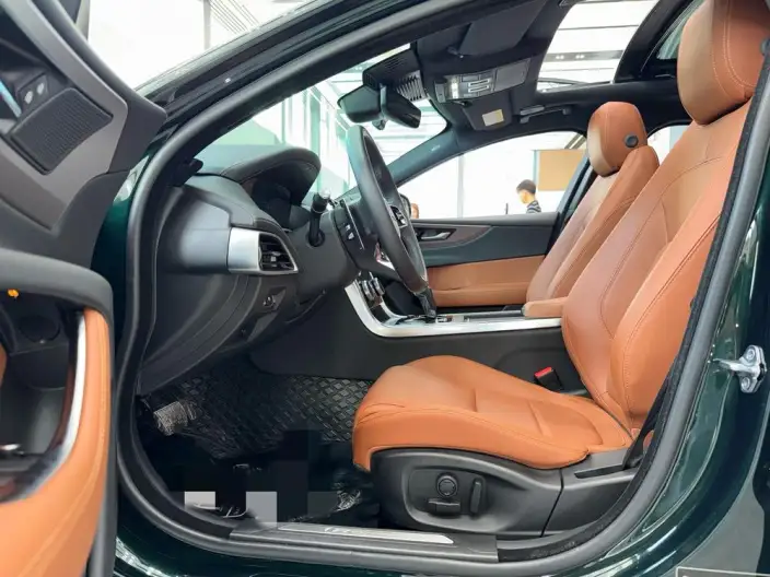 Jaguar XE L 2022 Model 2.0T 250PS R-DYNAMIC S Enterprising Sports Edition – фото 7