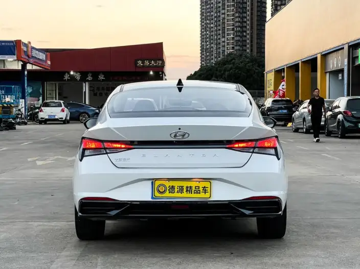 Hyundai Ioniq 2021 Model 1.5L CVT GLX Elite Edition – фото 5