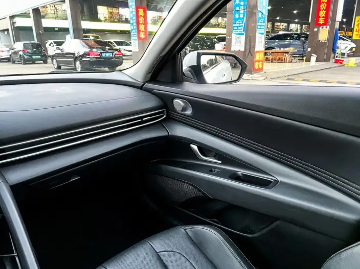 Hyundai Ioniq 2021 Model 1.5L CVT GLX Elite Edition – фото 9