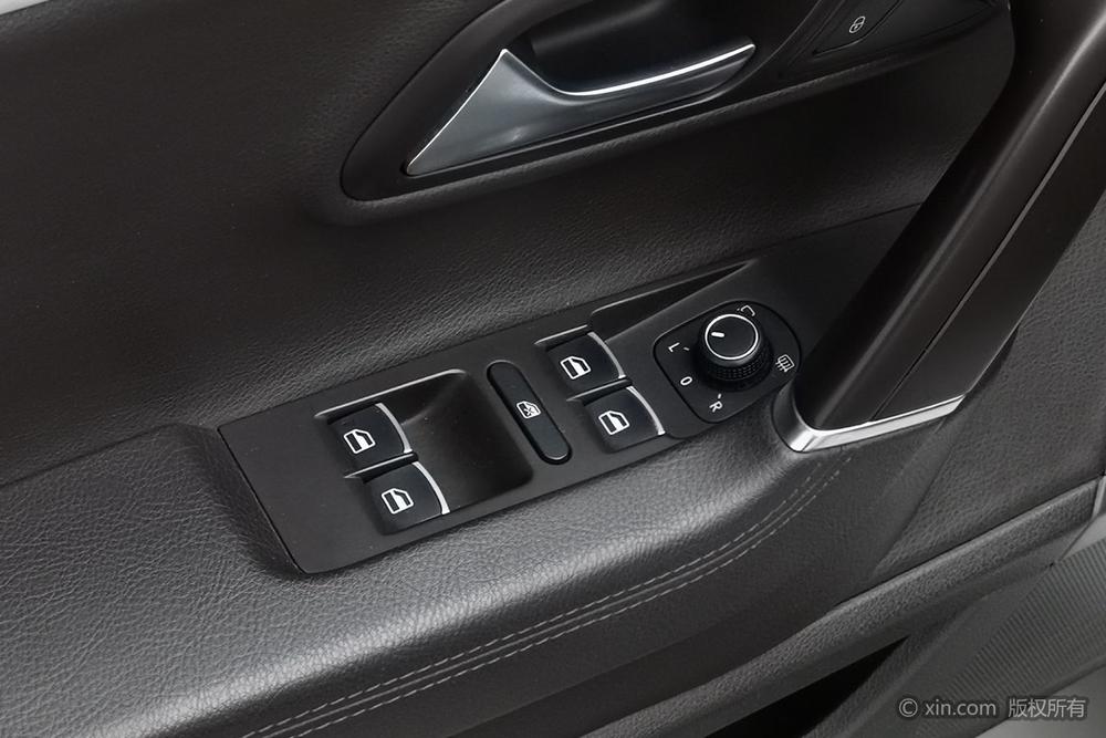 Volkswagen CC Модель 2018 года 1.8TSI Luxury – фото 23