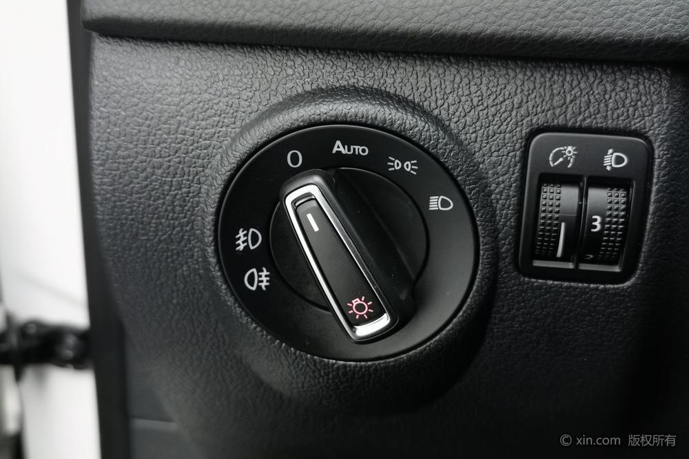 Volkswagen Tiguan 2017 300TSI Automatic 2WD Silk Road Comfort – фото 17