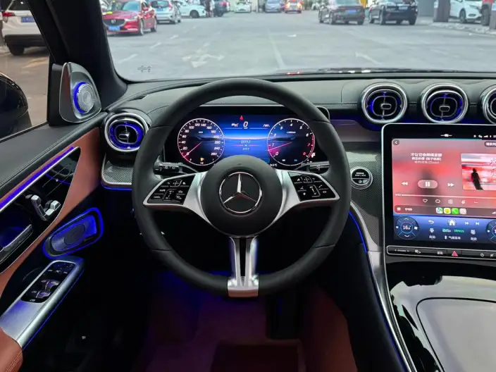 Mercedes-Benz GLC 2026 Model GLC 260 L 4MATIC Classic Edition 5 seat – фото 10