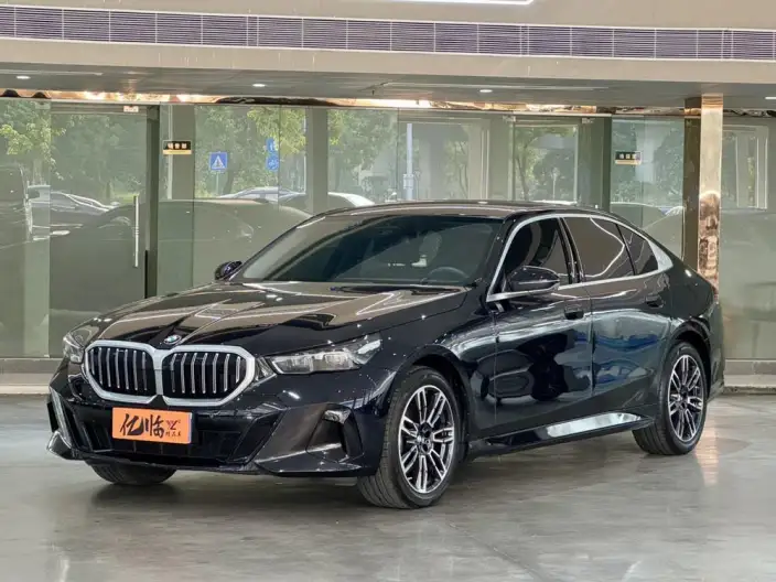 BMW 5 Series 2026 Model 530Li Leading Model M Sports Set