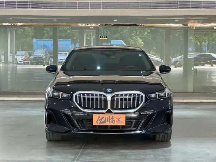 BMW 5 Series 2026 Model 530Li Leading Model M Sports Set