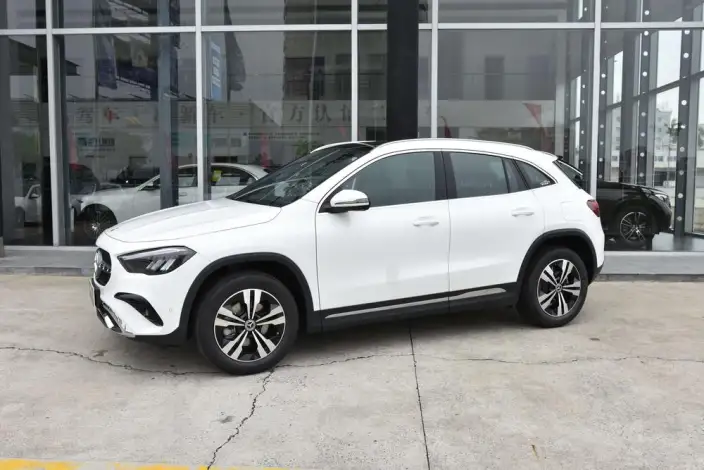 Mercedes-Benz GLA 2024 Model GLA 200 – фото 1