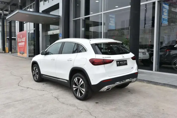 Mercedes-Benz GLA 2024 Model GLA 200 – фото 4