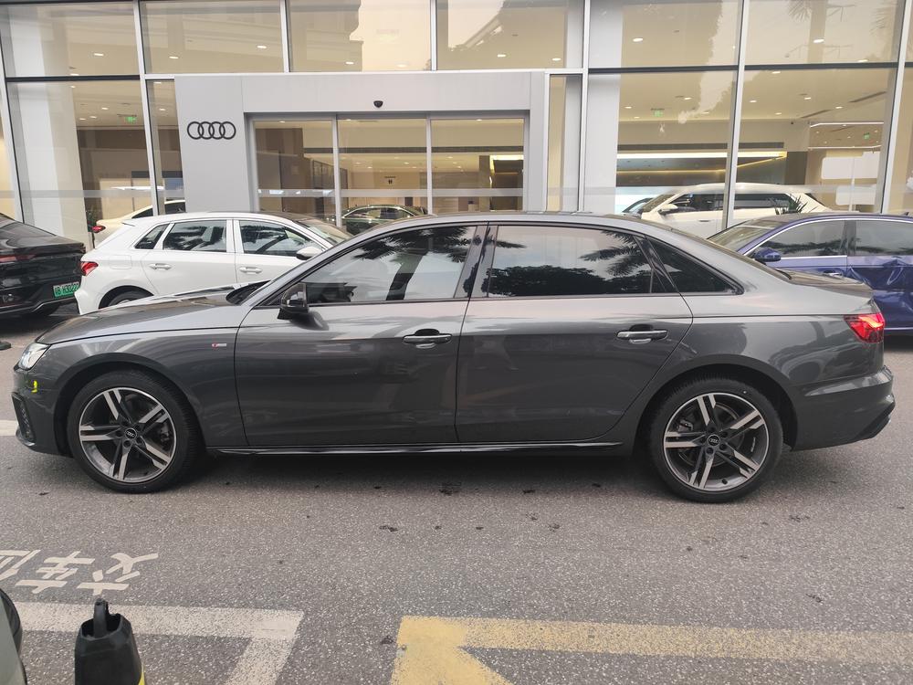 Audi A4L 2022 40 TFSI Luxury Dynamic