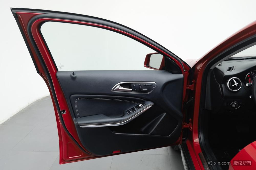 Mercedes-Benz GLA 2016 GLA 200 Dynamic – фото 21