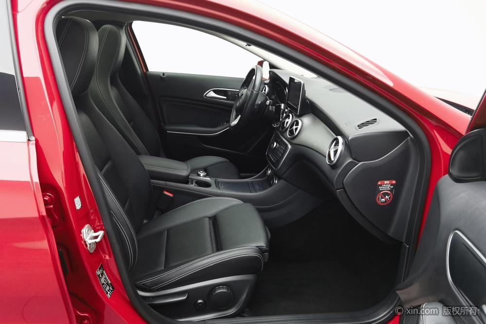Mercedes-Benz GLA 2016 GLA 200 Dynamic – фото 24
