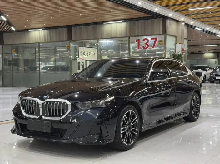 BMW 5 Series 2024 Model 530Li Leading Model M Sports Set