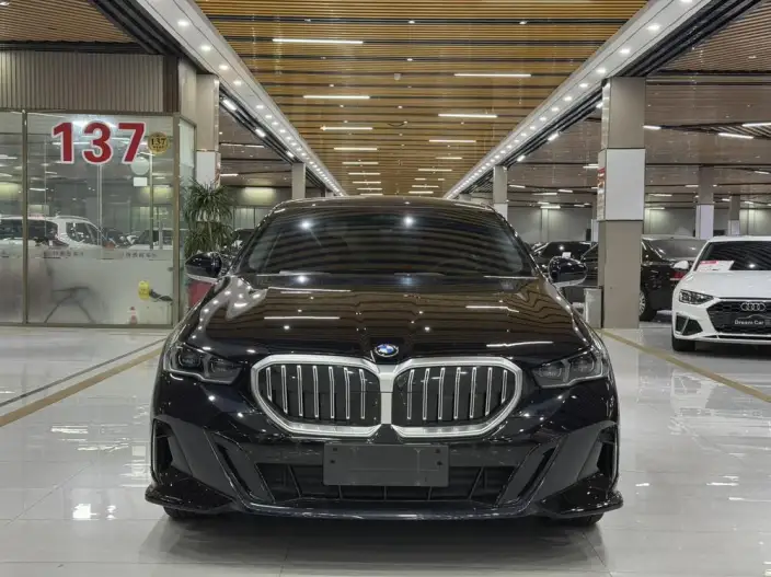 BMW 5 Series 2024 Model 530Li Leading Model M Sports Set