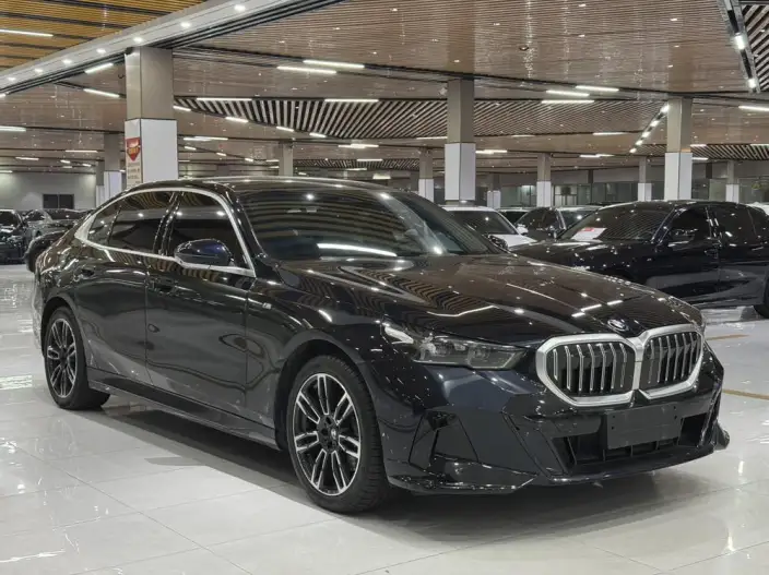 BMW 5 Series 2024 Model 530Li Leading Model M Sports Set