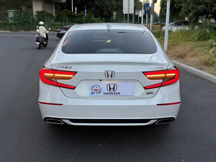Honda Accord 2022 Model 260TURBO Deluxe Edition – фото 5