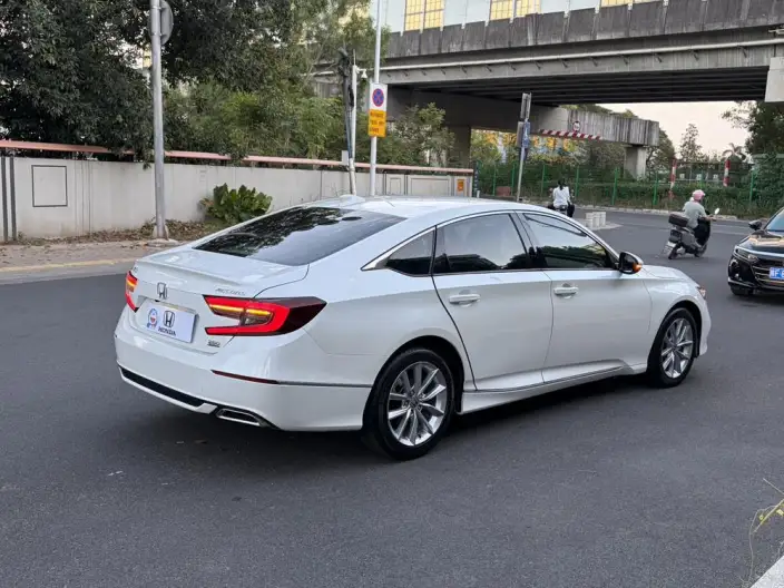 Honda Accord 2022 Model 260TURBO Deluxe Edition – фото 6